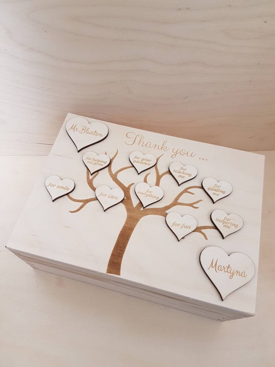 SZKATUŁKA DREWNIANA Z GRAWEREM PREZENT DLA NAUCZYCIELA