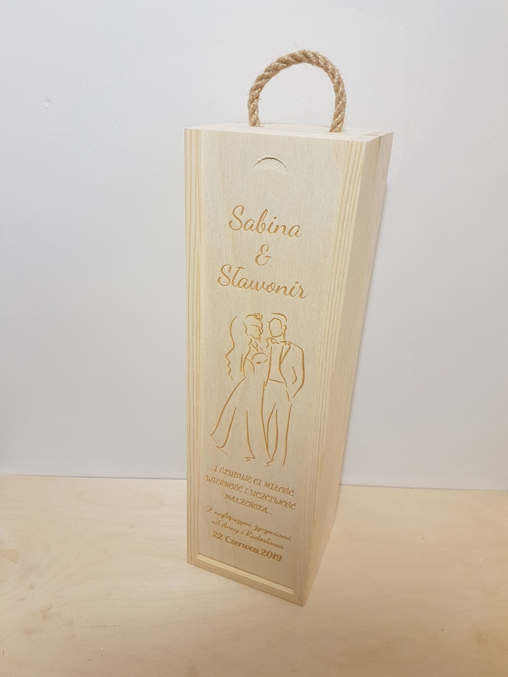 Personalizowana skrzynka na alkohol, na wino prezent na ślub "I ŚLUBUJĘ CI MIŁOŚĆ, WIERNOŚĆ ..."
