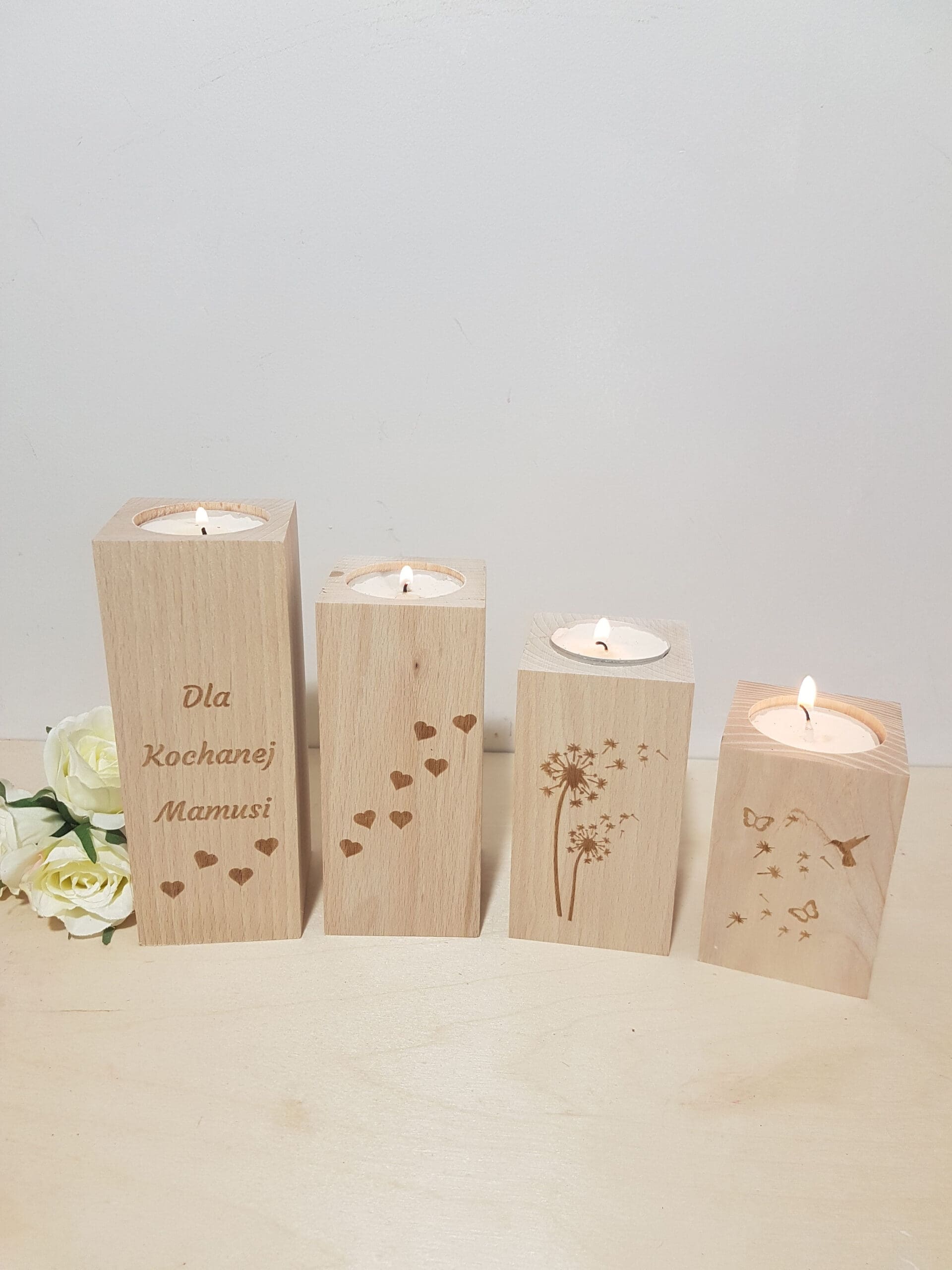ZESTAW 4 GRAWEROWANYCH ŚWIECZNIKÓW DLA MAMY