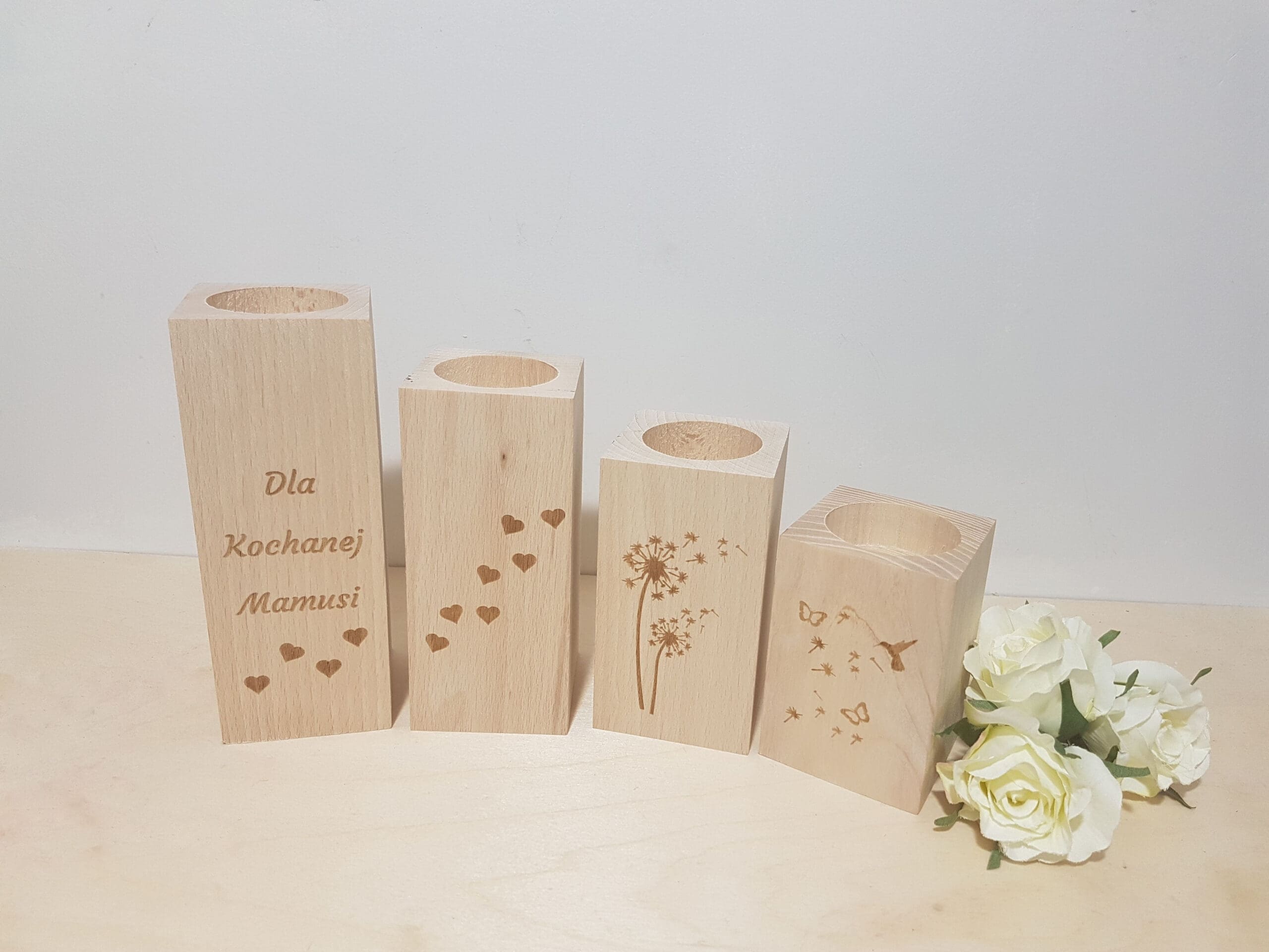 ZESTAW 4 GRAWEROWANYCH ŚWIECZNIKÓW DLA MAMY