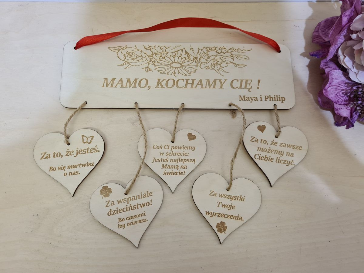 GRAWEROWANA TABLICZKA Z SERCAMI DLA MAMY