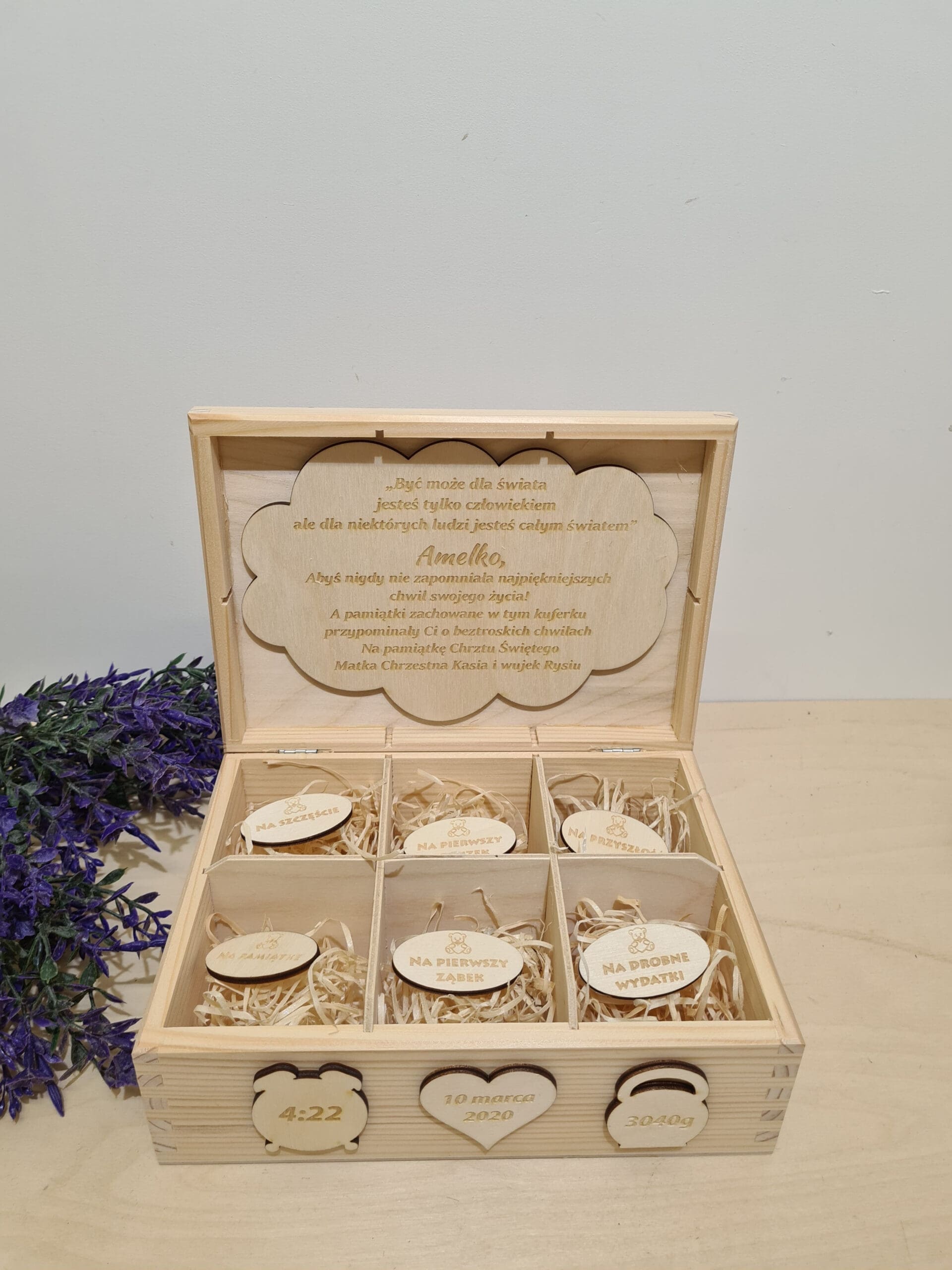 KUFEREK DLA DZIECKA DREWNIANA SKRZYNKA PAMIĄTKA CHRZTU ŚWIĘTEGO