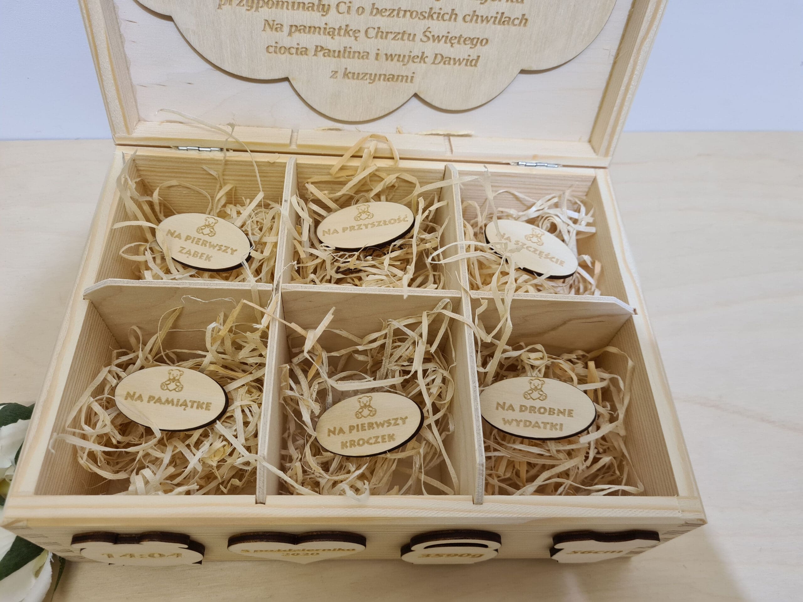 KUFEREK DLA DZIECKA DREWNIANA SKRZYNKA PAMIĄTKA CHRZTU ŚWIĘTEGO