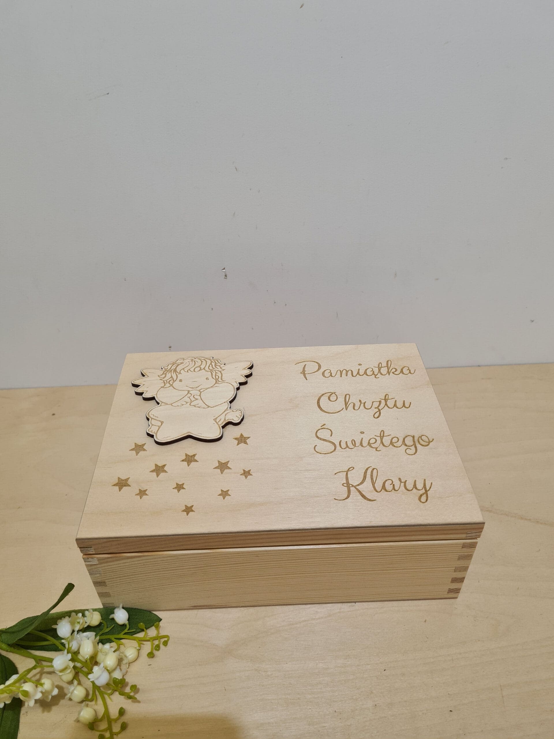 KUFEREK DLA DZIECKA DREWNIANA SKRZYNKA PAMIĄTKA CHRZTU ŚWIĘTEGO