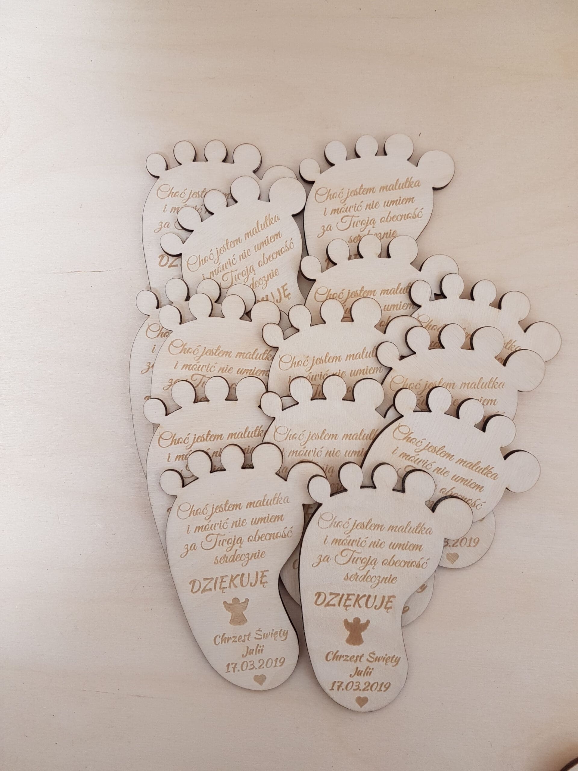 Podziękowania dla gości w dniu Chrztu Świętego Magnes w kształcie stópki