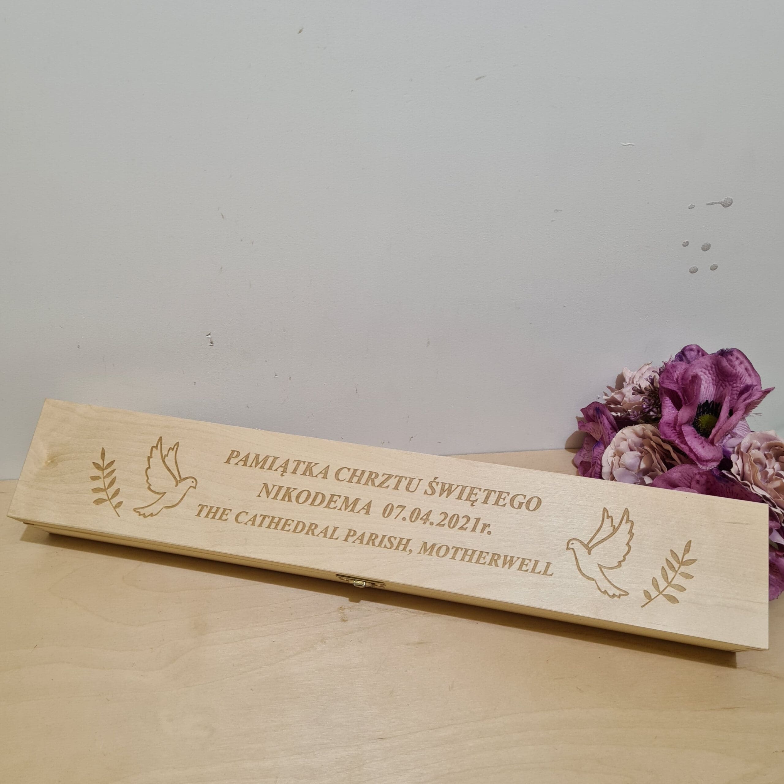 PUDEŁKO drewniane na świecę do Chrztu