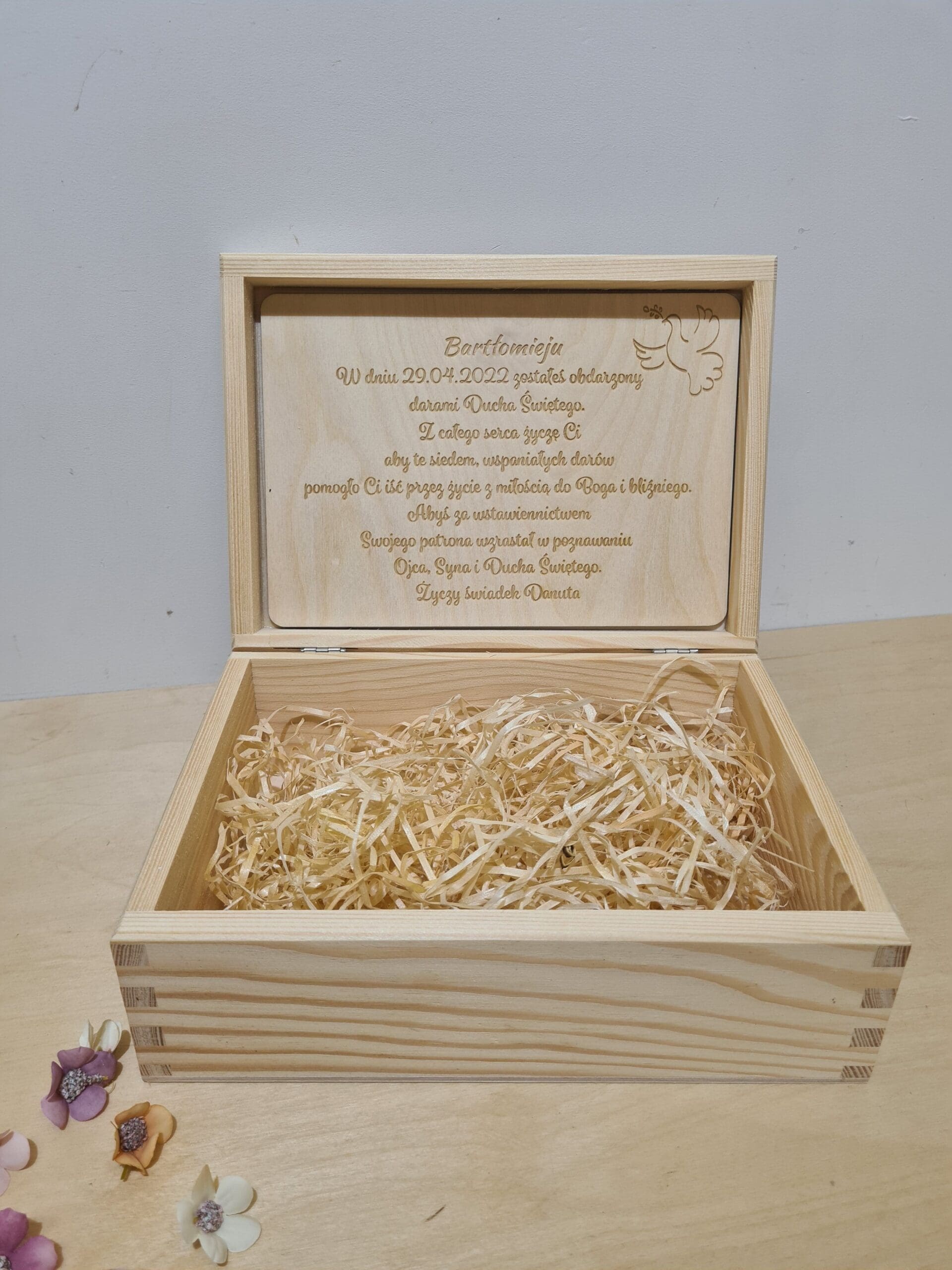 DREWNIANE PUDEŁKO Pamiątka bierzmowania