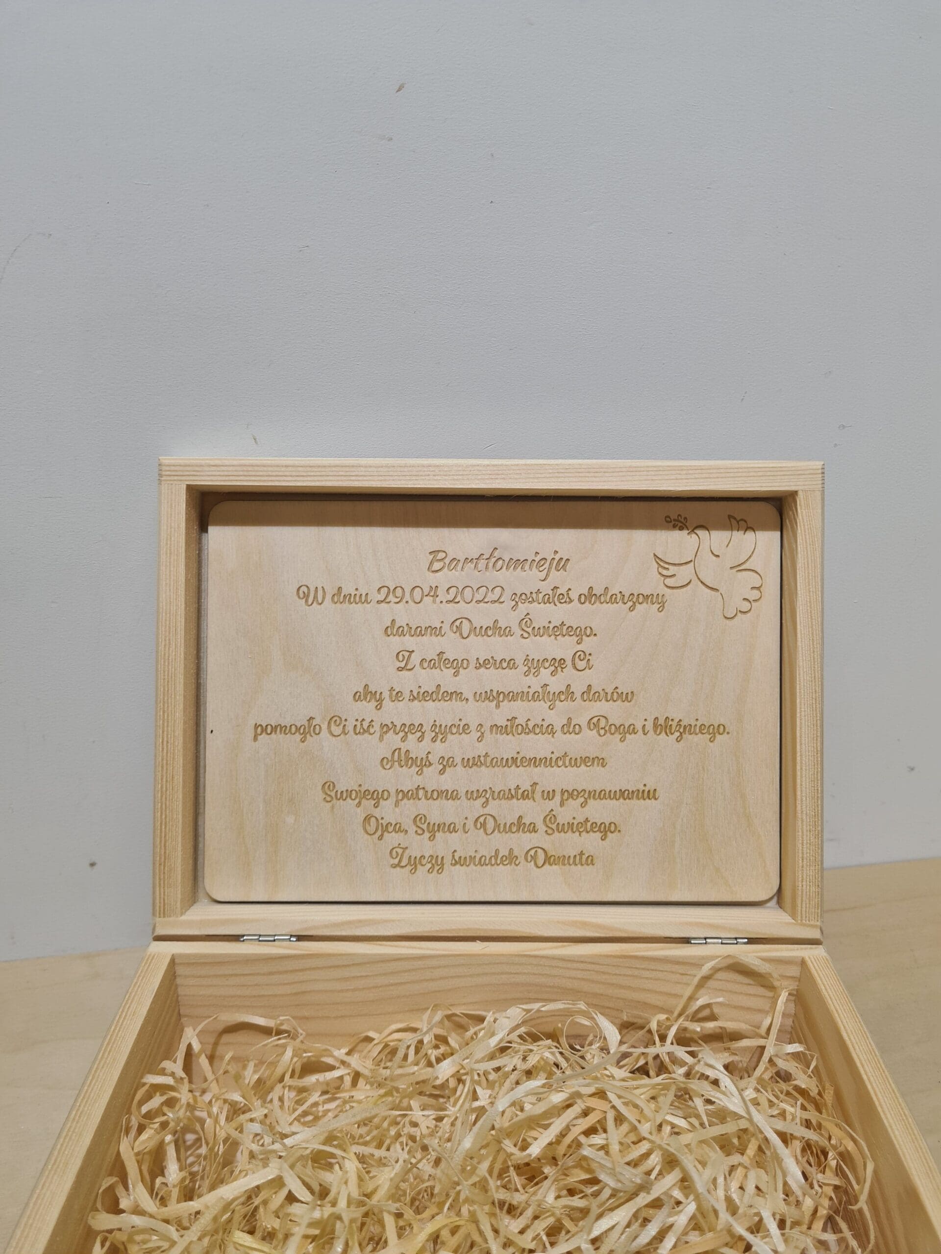 DREWNIANE PUDEŁKO Pamiątka bierzmowania