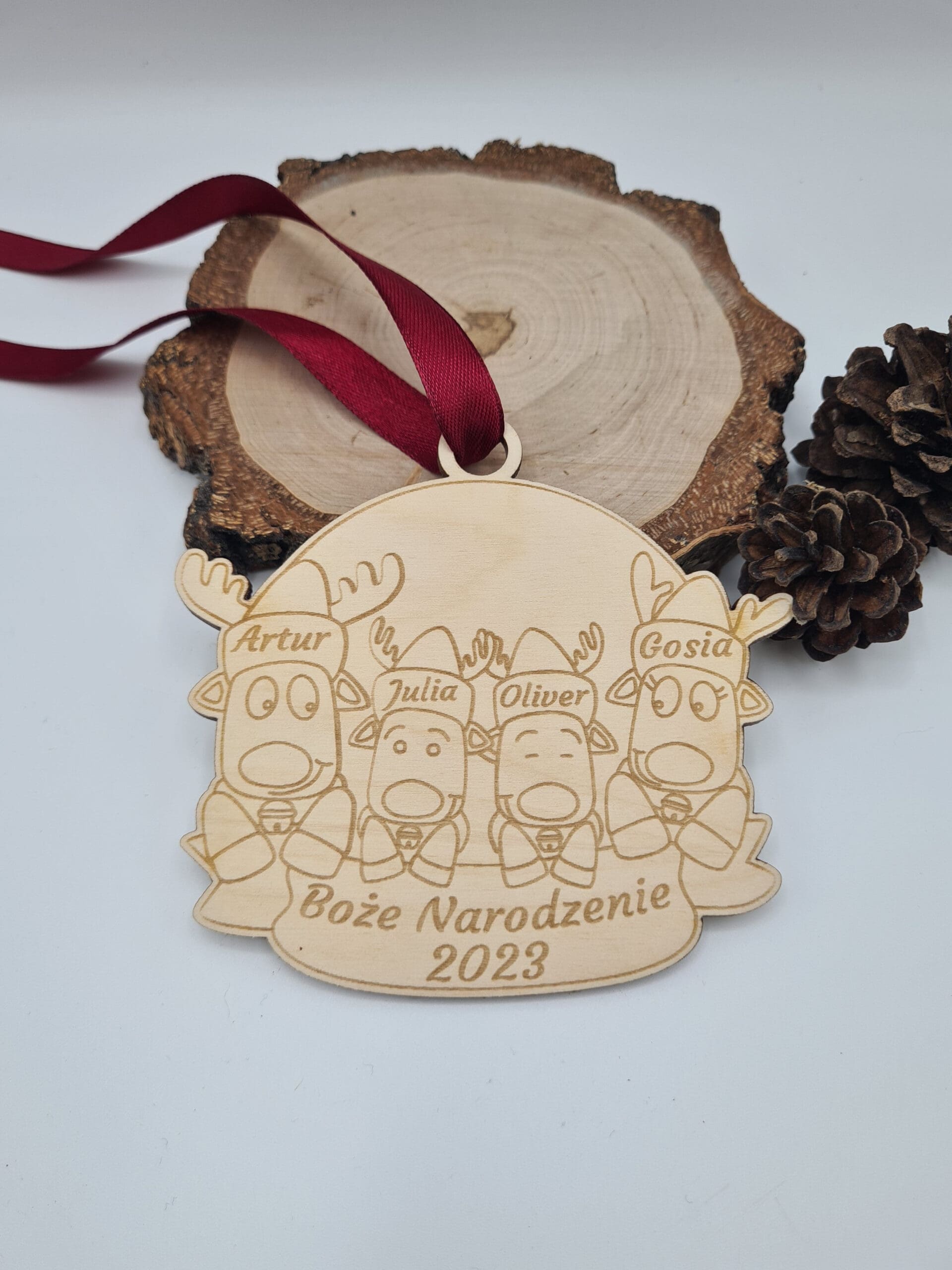Drewniana bombka, zawieszka choinkowa z z IMIONAMI całej rodziny - RENIFERY