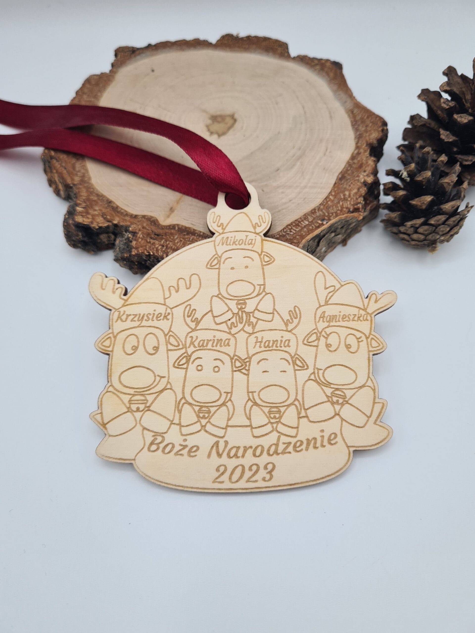Drewniana bombka, zawieszka choinkowa z z IMIONAMI całej rodziny - RENIFERY