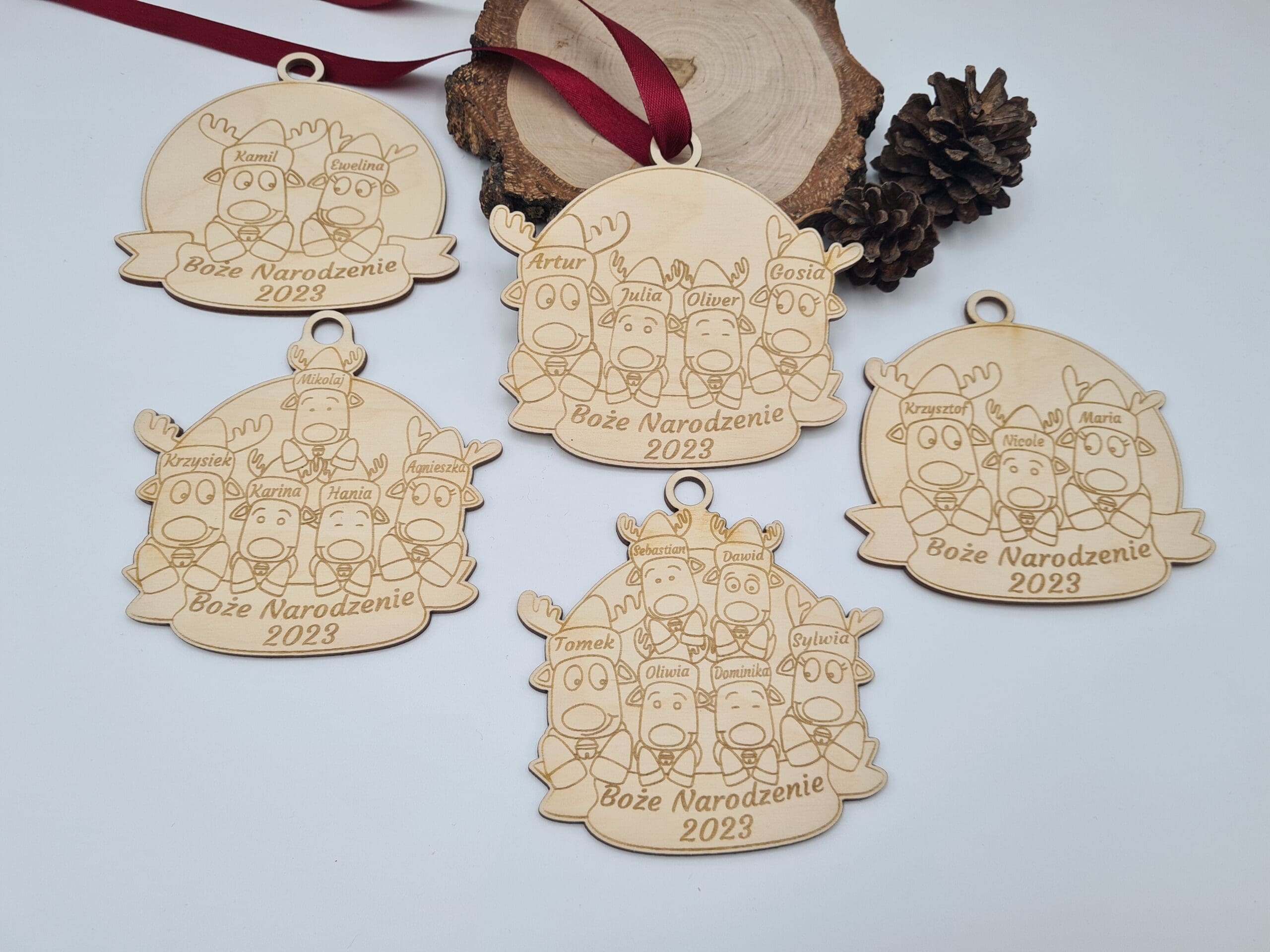 Drewniana bombka, zawieszka choinkowa z z IMIONAMI całej rodziny - RENIFERY
