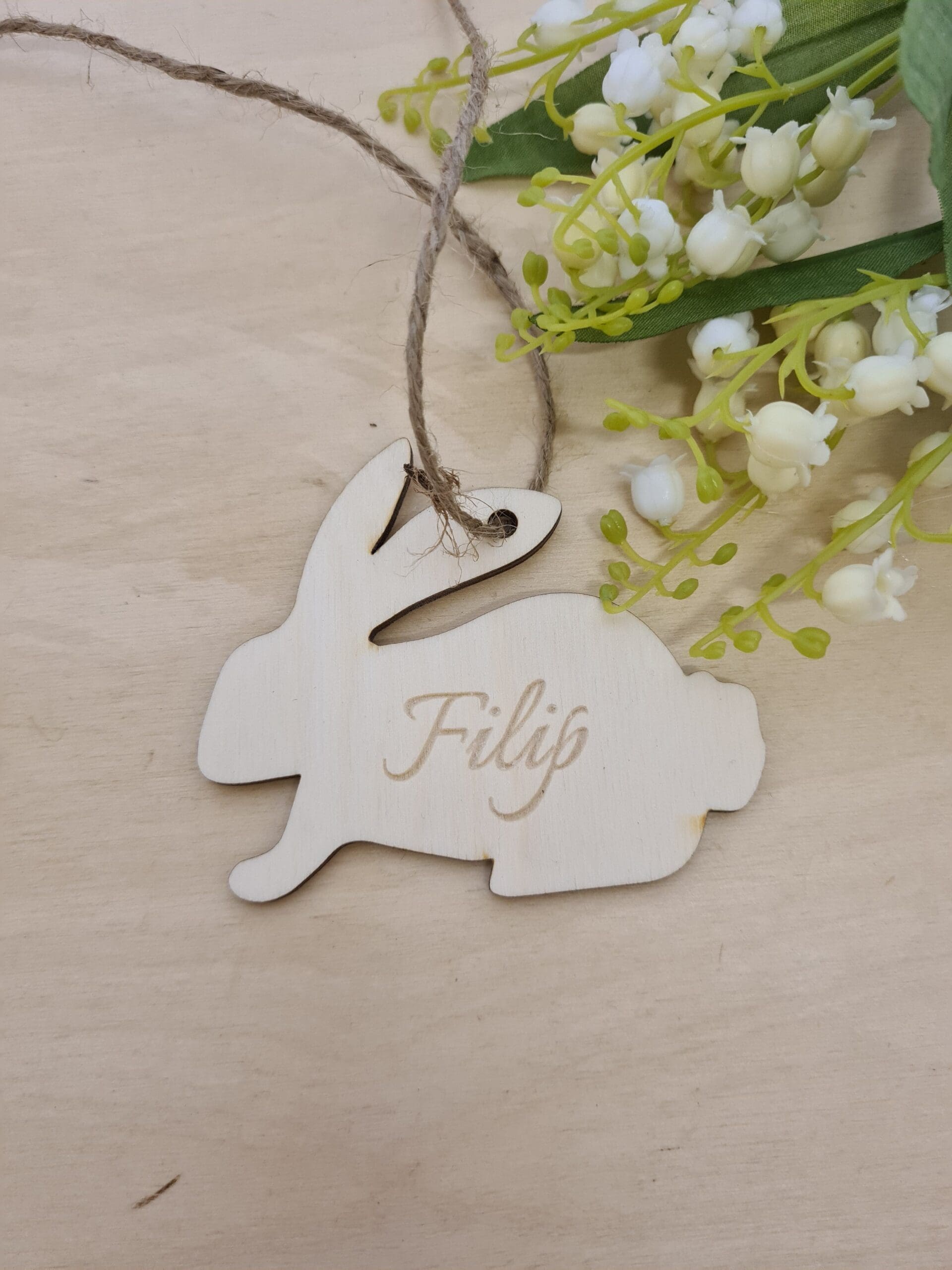 Drewniana Zawieszka z imieniem na koszyczek "Zajączek"