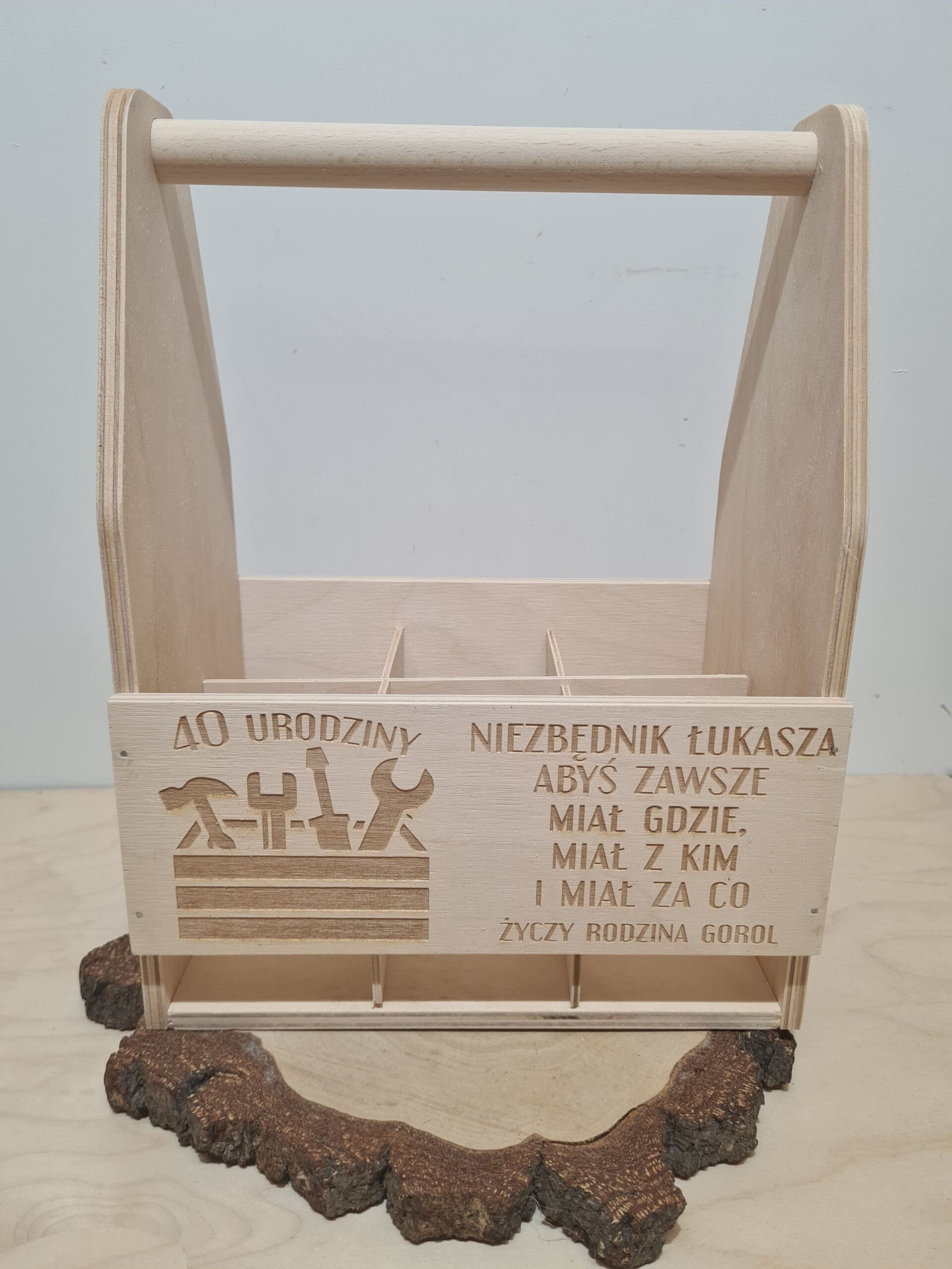 NOSIDEŁKO NA PIWO Z GRAWEREM "NIEZBĘDNIK"