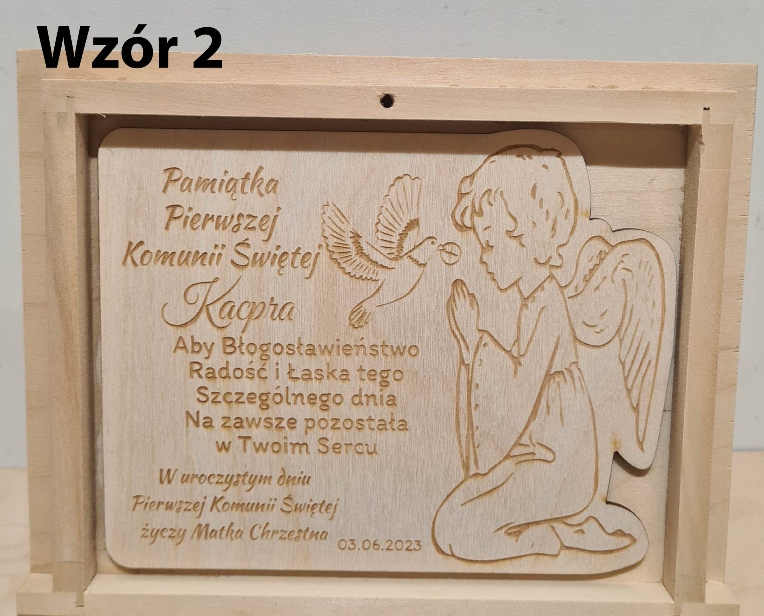 Prewniane pudełko pamiątka Pierwszej Komunii