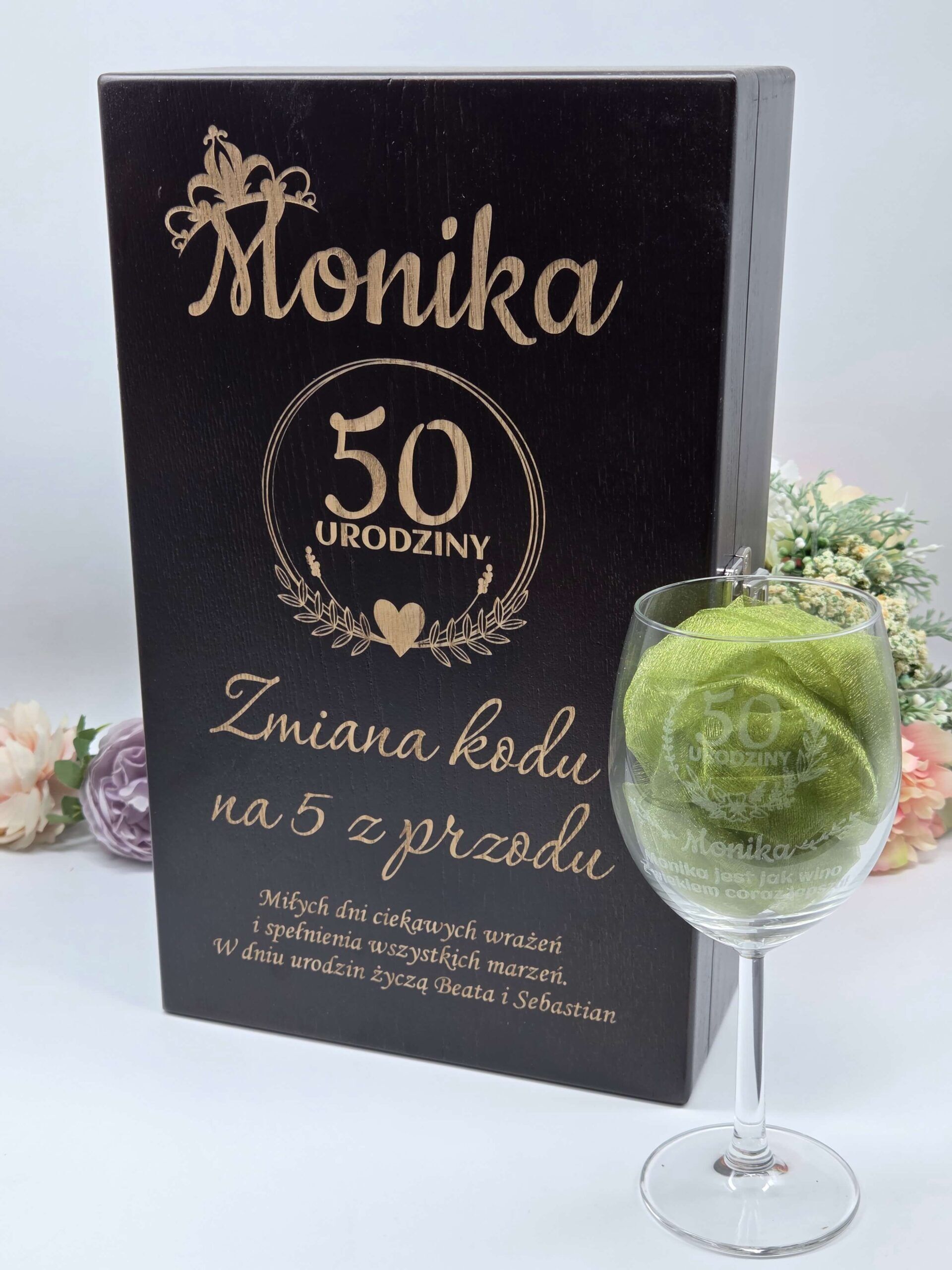 Zestaw Personalizowana podwójna skrzynka na alkohol z kieliszkiem "Zmiana kodu"