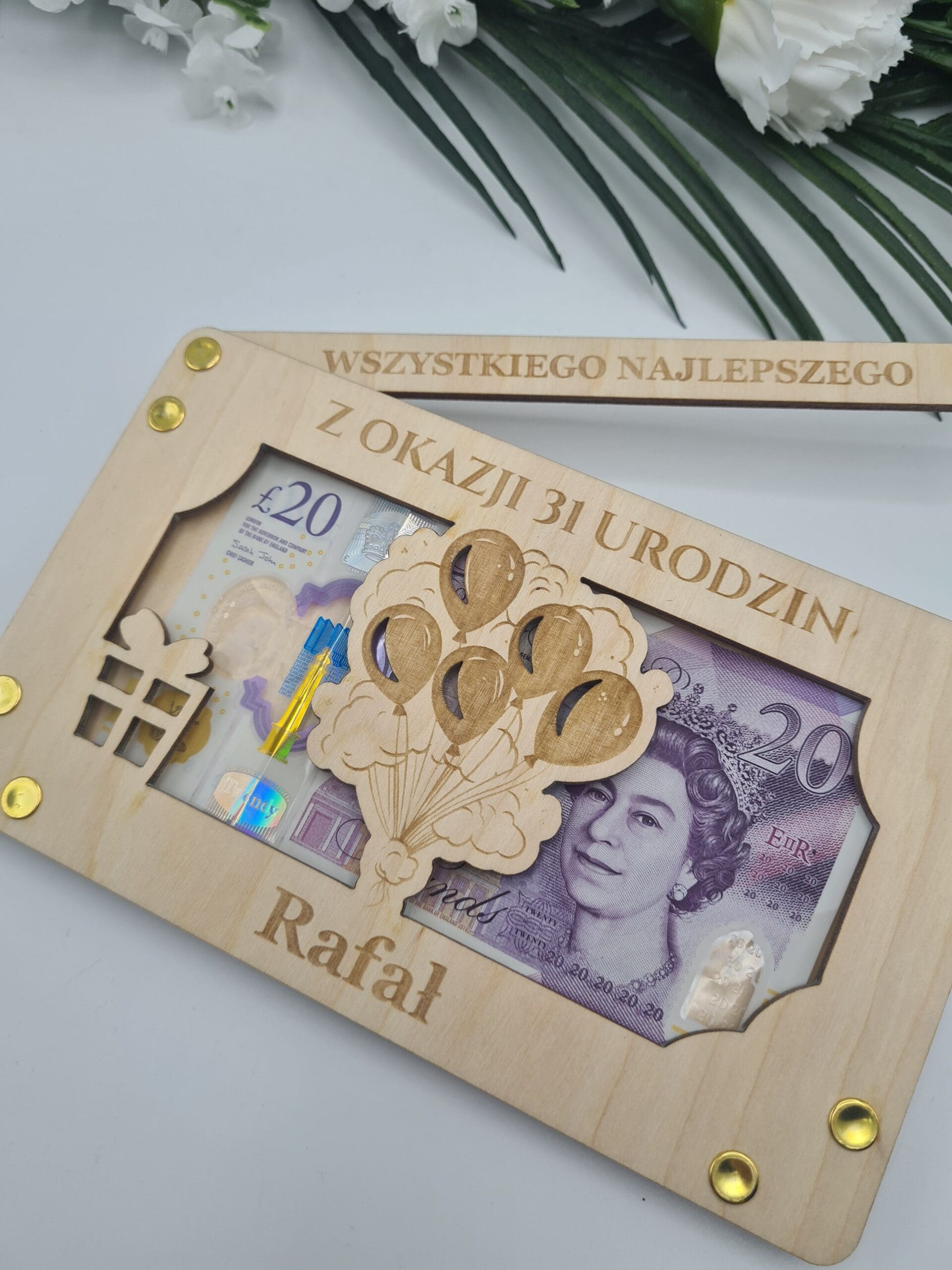 Drewniana koperta prezent na urodziny