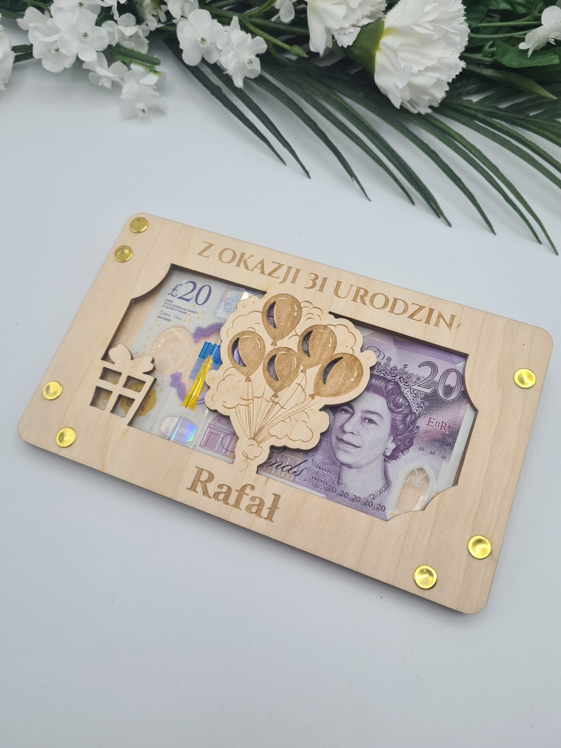 Drewniana koperta prezent na urodziny