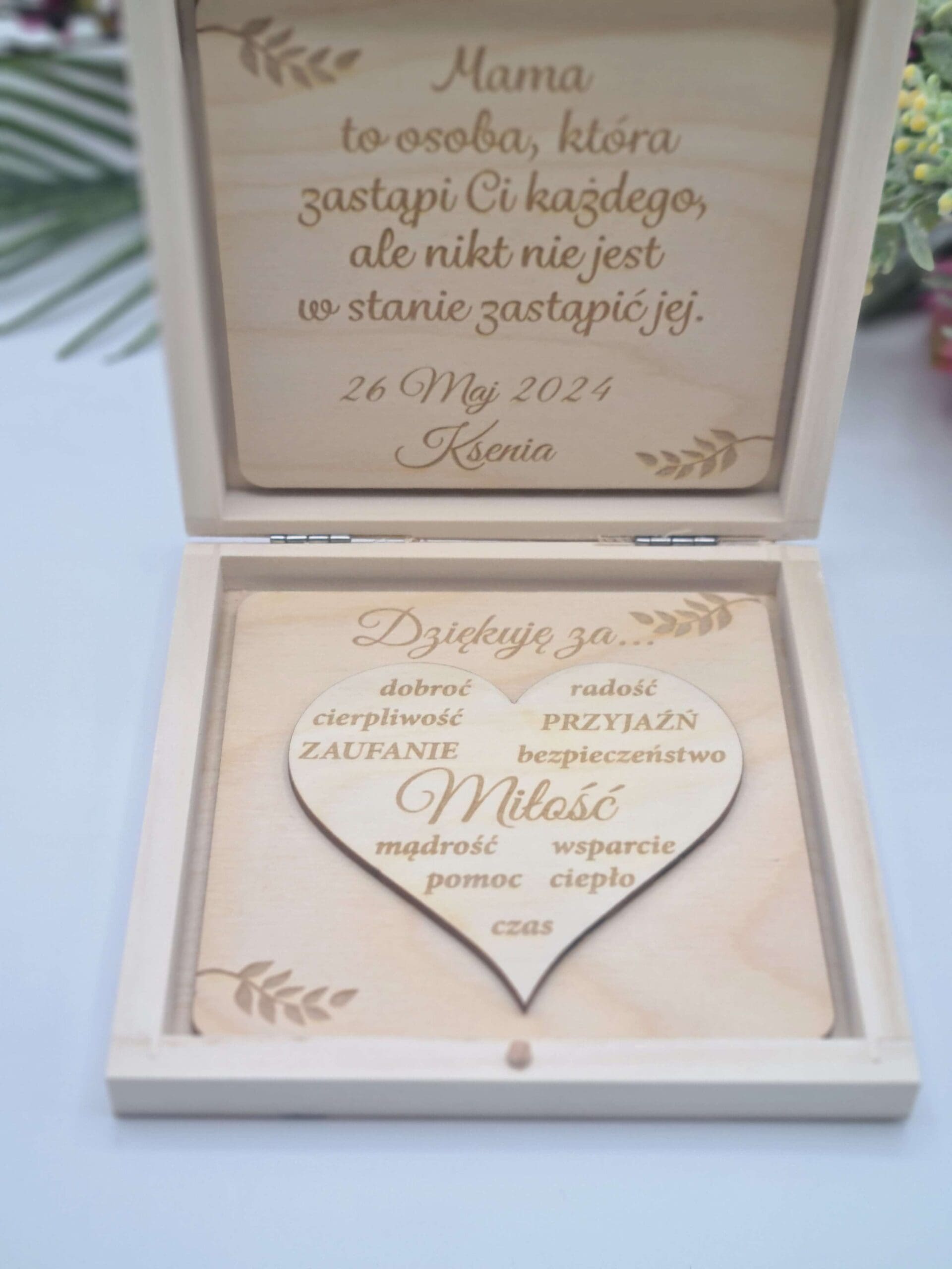 Personalizowane pudełko – wyjątkowy prezent dla mamy