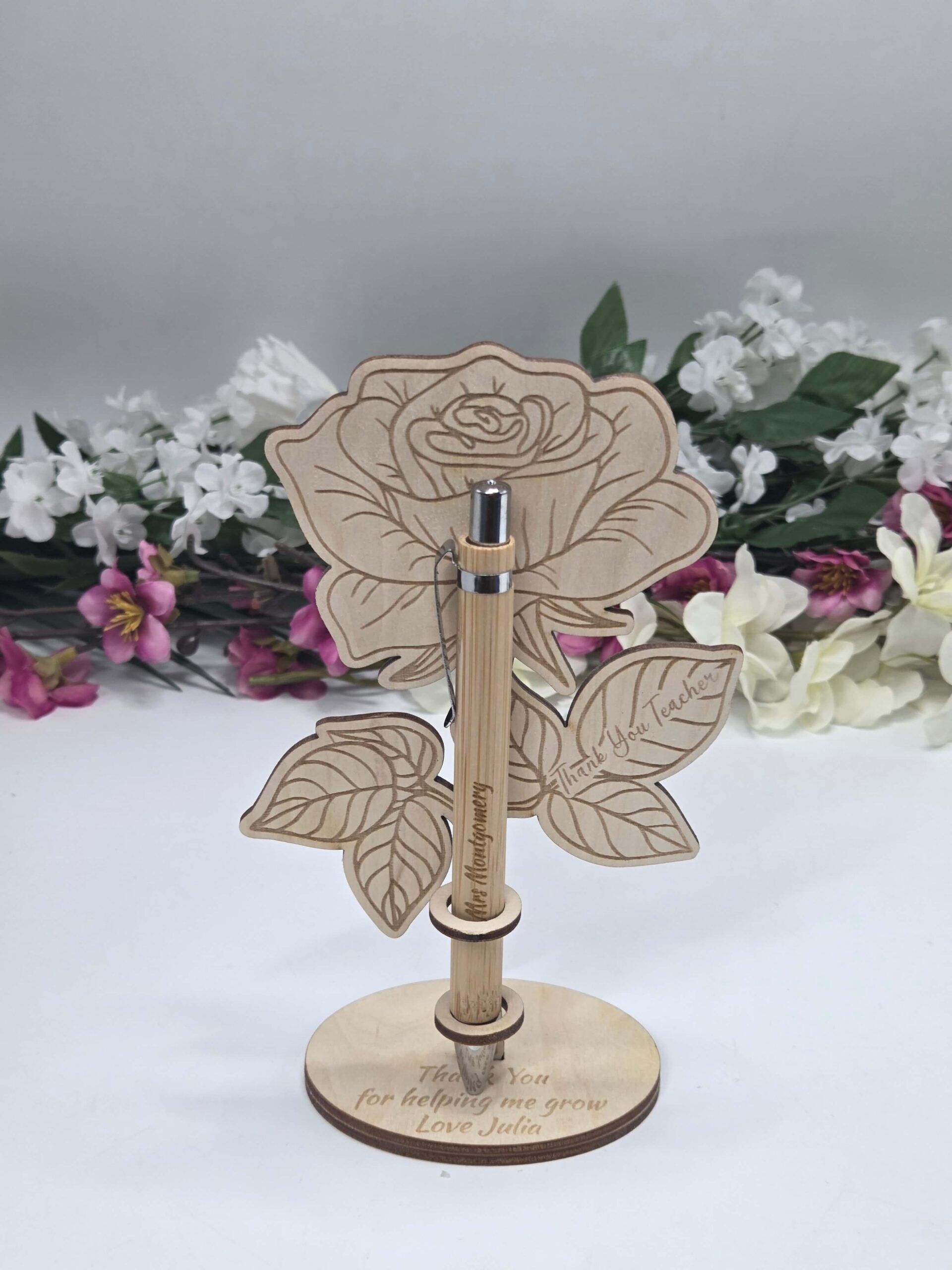 Drewniany stojak kwiatek z personalizacją + długopis dla nauczyciela